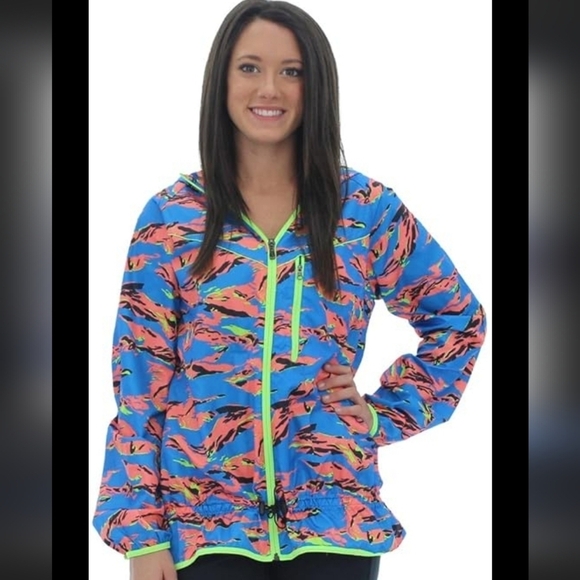 NIKE Women's Packable Camouflage Trail Running Jacket - Picture 1 of 7